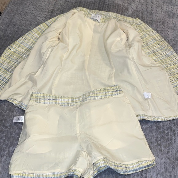 Maison d'Amelie Paris Tweed Short Sleeve Blazer/Jacket & Shorts. Multi Color. - Picture 13 of 13